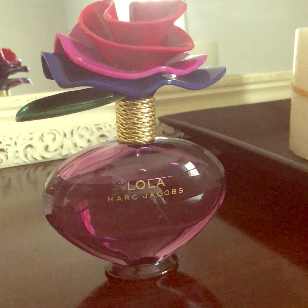 LOLA by Marc Jacobs